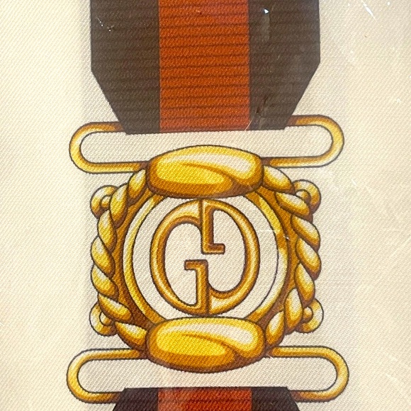 Authentic-New with Tags- Gucci printed scarf - Picture 4 of 5